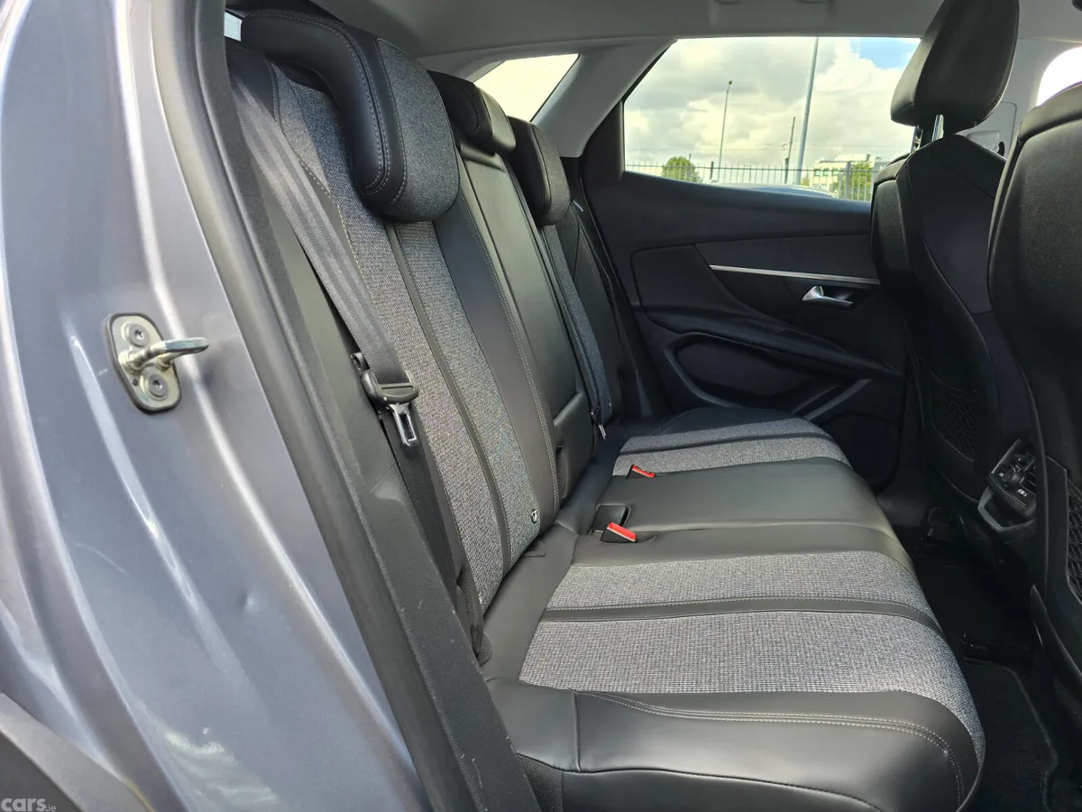 Peugeot 3008 SUV, Petrol, 2017, Grey