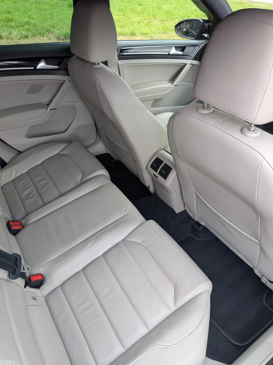 Volkswagen Golf Hatchback, Petrol, 2020, Blue