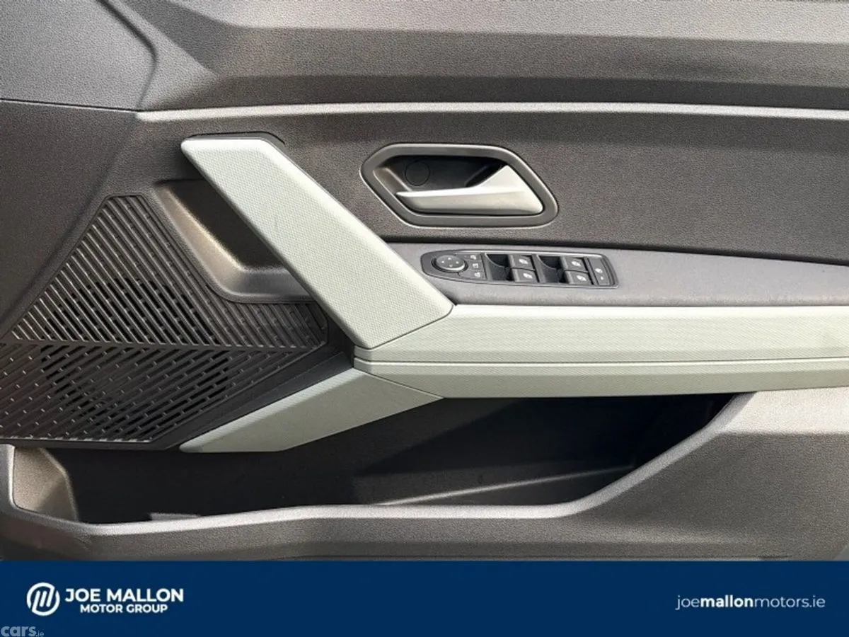 Dacia Duster SUV, Petrol Hybrid, 2027, Green