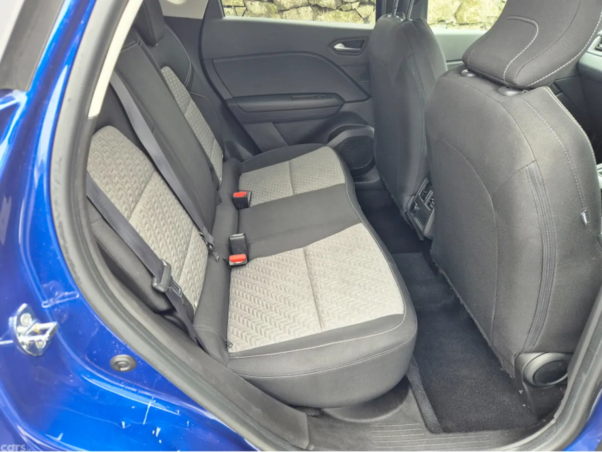 Renault Captur Hatchback, Petrol, 2022, Blue