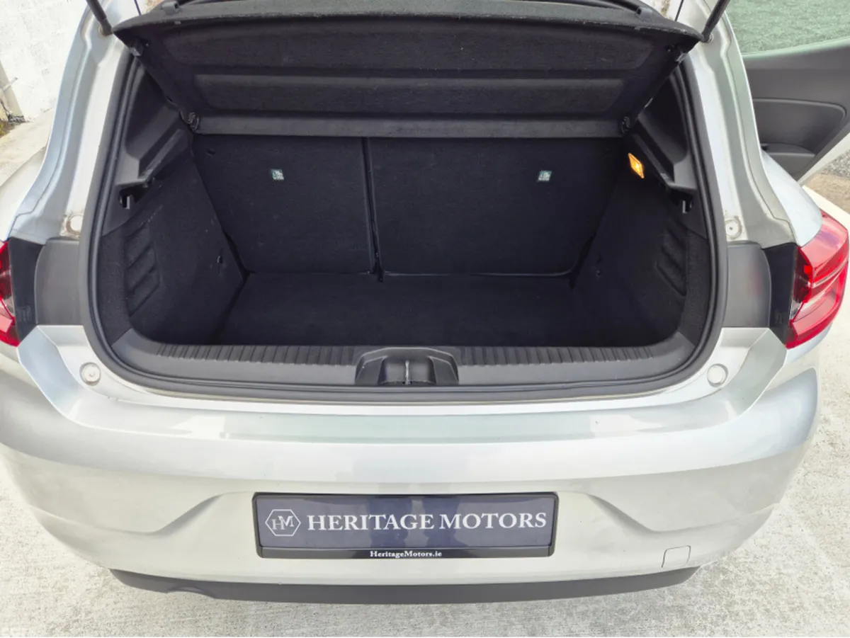 Renault Clio Hatchback, Petrol, 2023, Grey