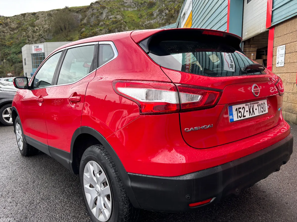 Nissan Qashqai Hatchback, Diesel, 2015, Red