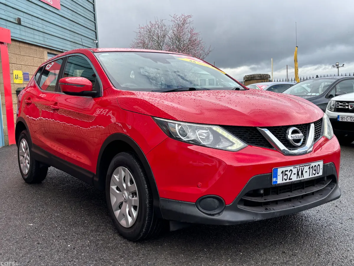 Nissan Qashqai Hatchback, Diesel, 2015, Red