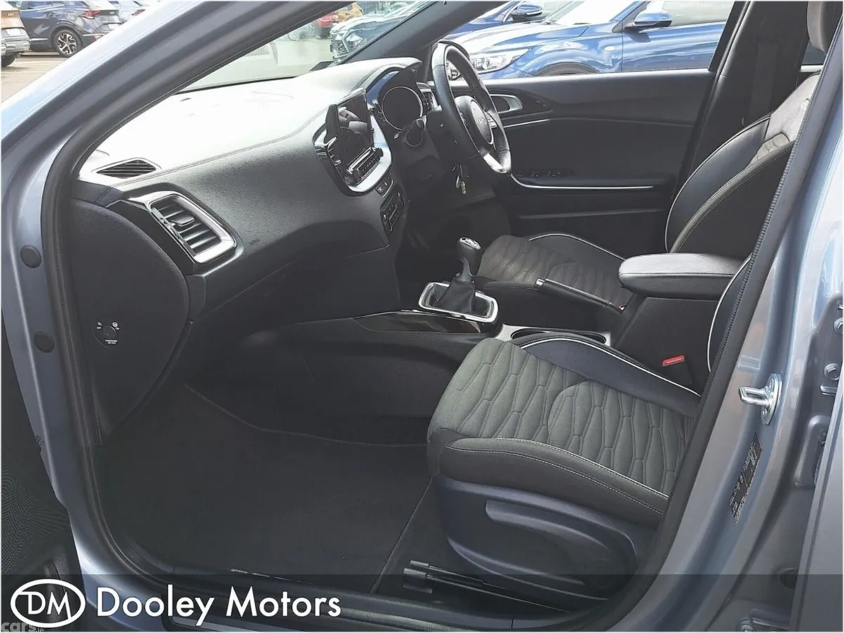 Kia Ceed Hatchback, Petrol, 2025, Grey