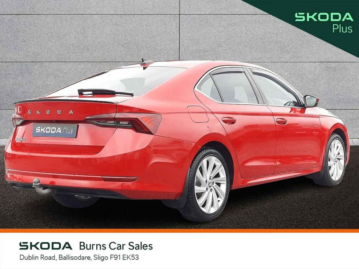 Skoda Octavia Saloon, Diesel, 2024, Red