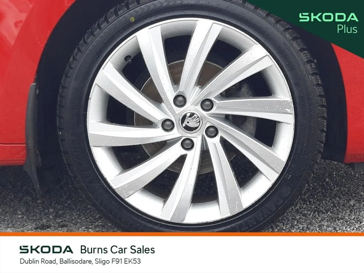 Skoda Octavia Saloon, Diesel, 2024, Red