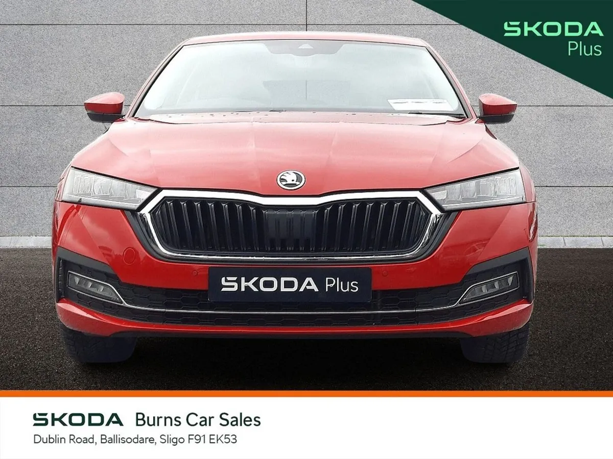 Skoda Octavia Saloon, Diesel, 2024, Red