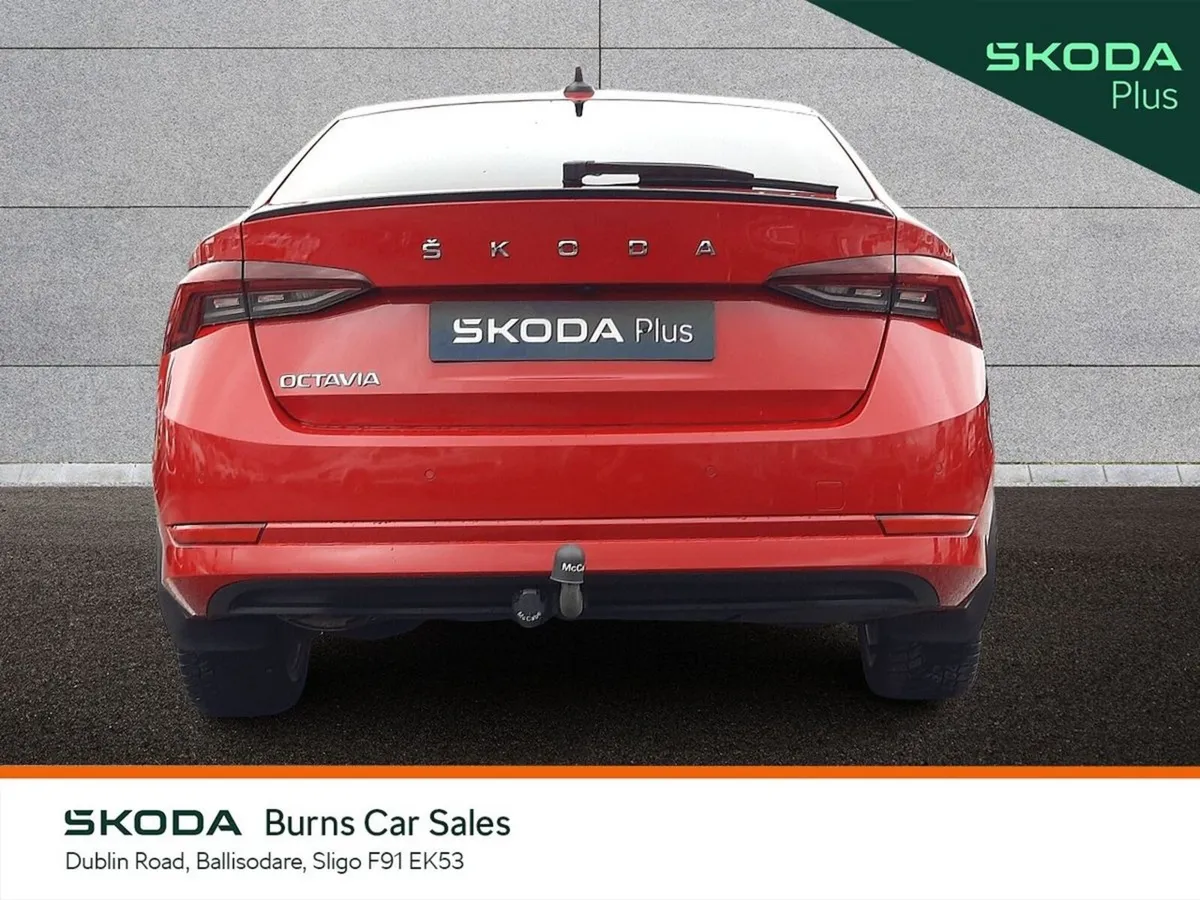 Skoda Octavia Saloon, Diesel, 2024, Red