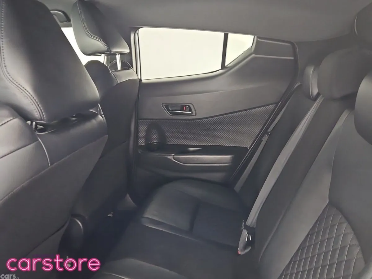 Toyota C-HR SUV, Petrol Hybrid, 2021, White