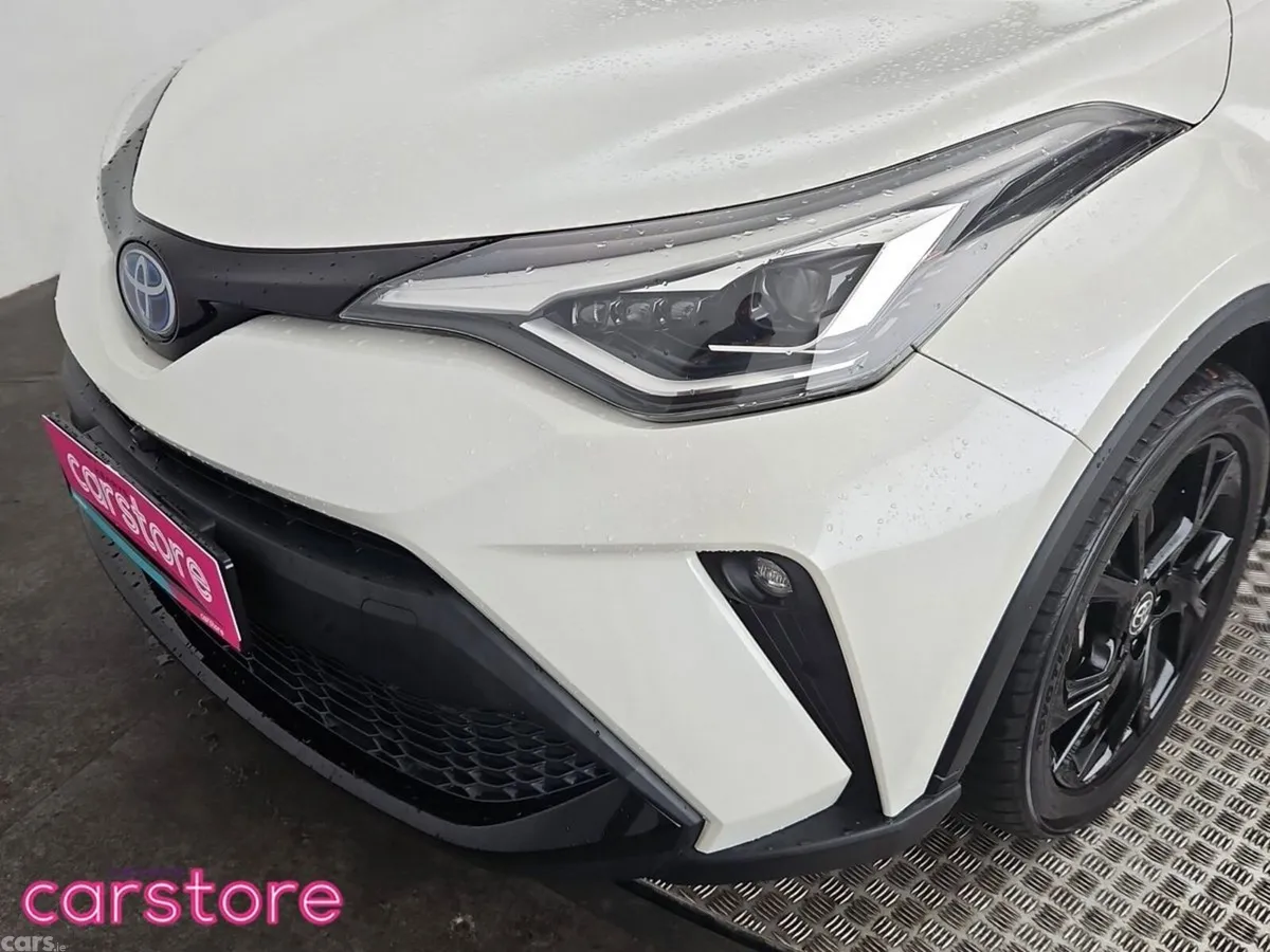 Toyota C-HR SUV, Petrol Hybrid, 2021, White
