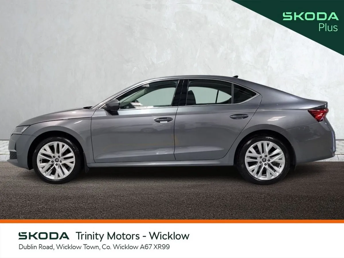 Skoda Octavia Saloon, Diesel, 2025, Grey