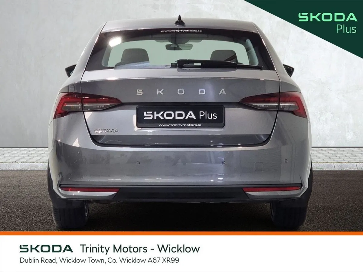 Skoda Octavia Saloon, Diesel, 2025, Grey