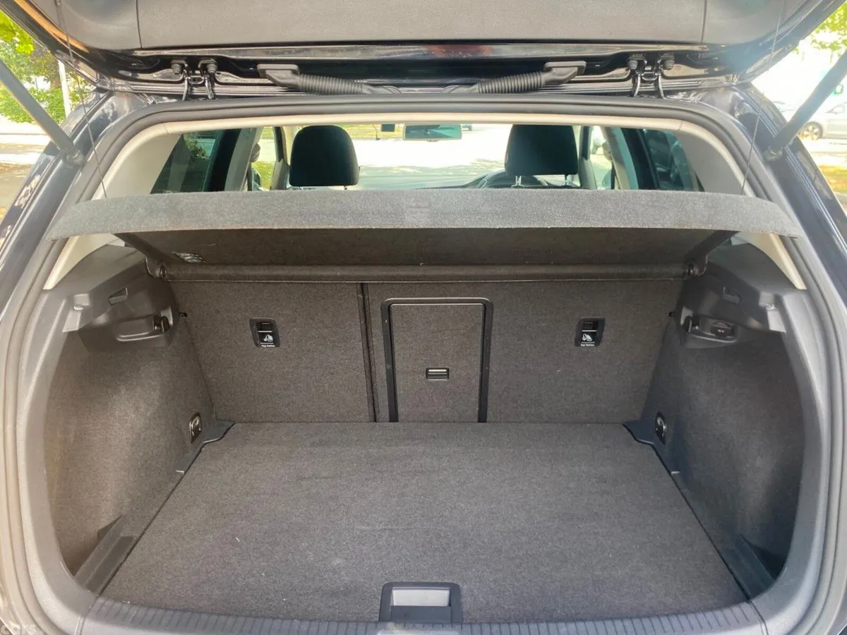 Volkswagen Golf Hatchback, Petrol, 2016, Black