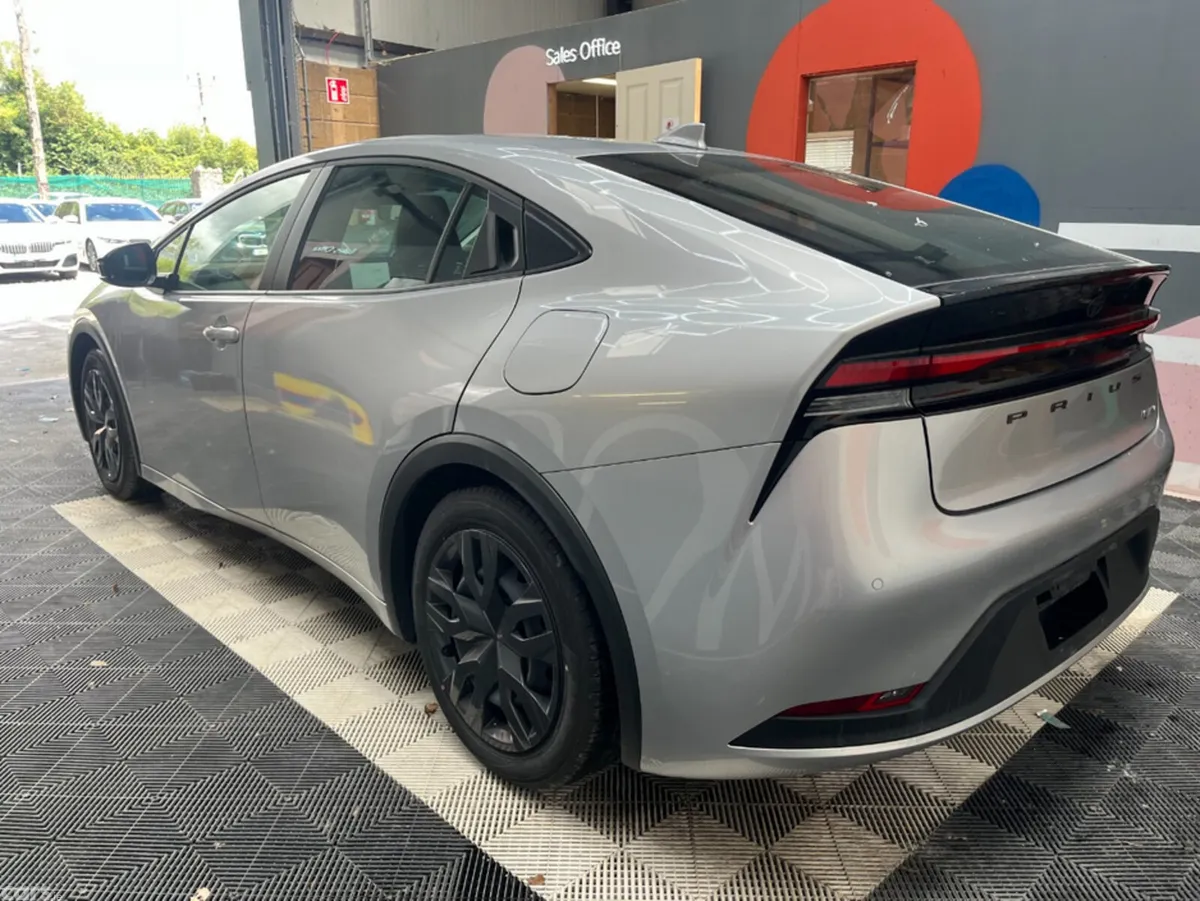 Toyota Prius Saloon, Petrol Hybrid, 2025, Silver