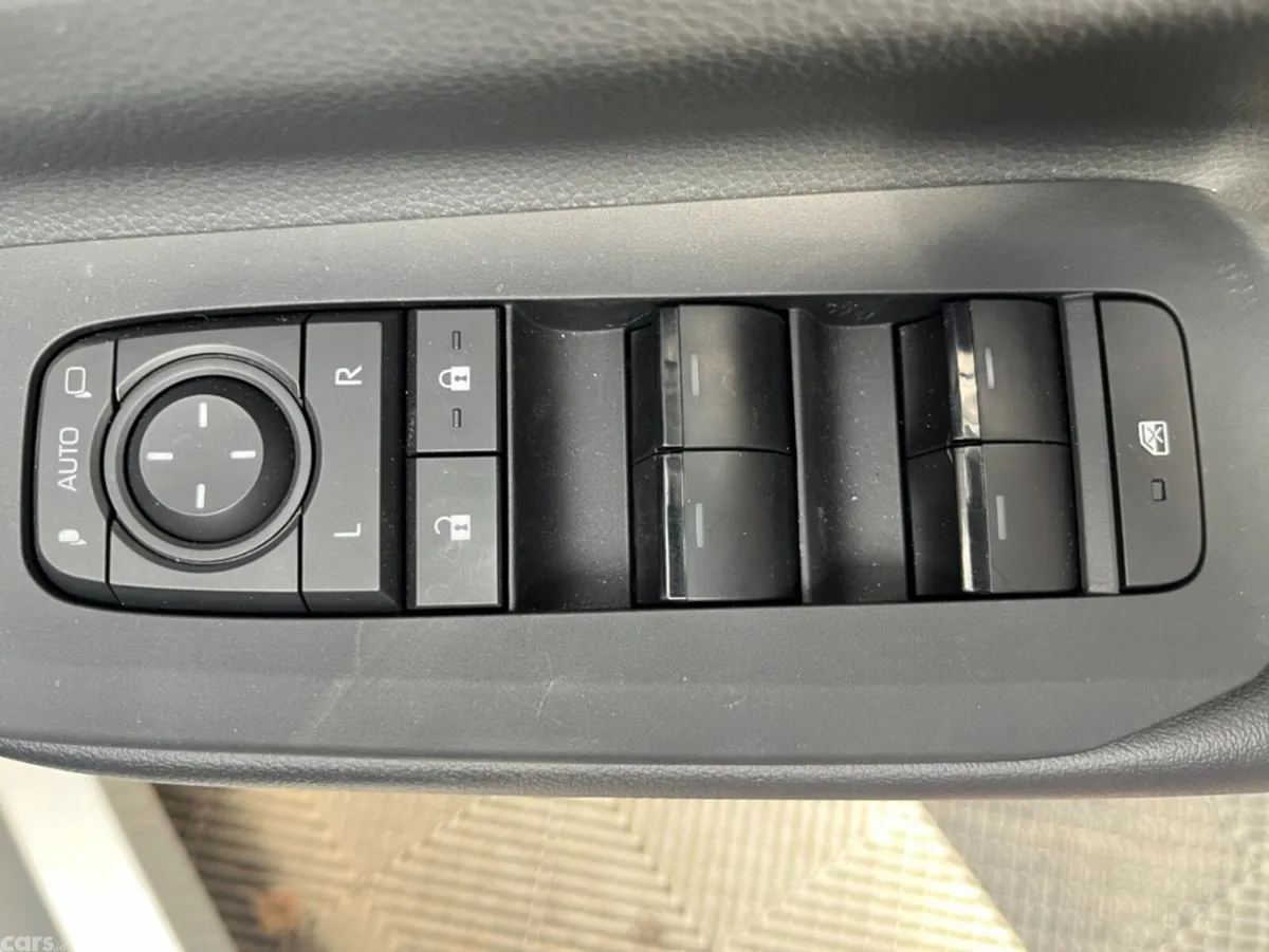 Toyota Prius Saloon, Petrol Hybrid, 2025, Silver
