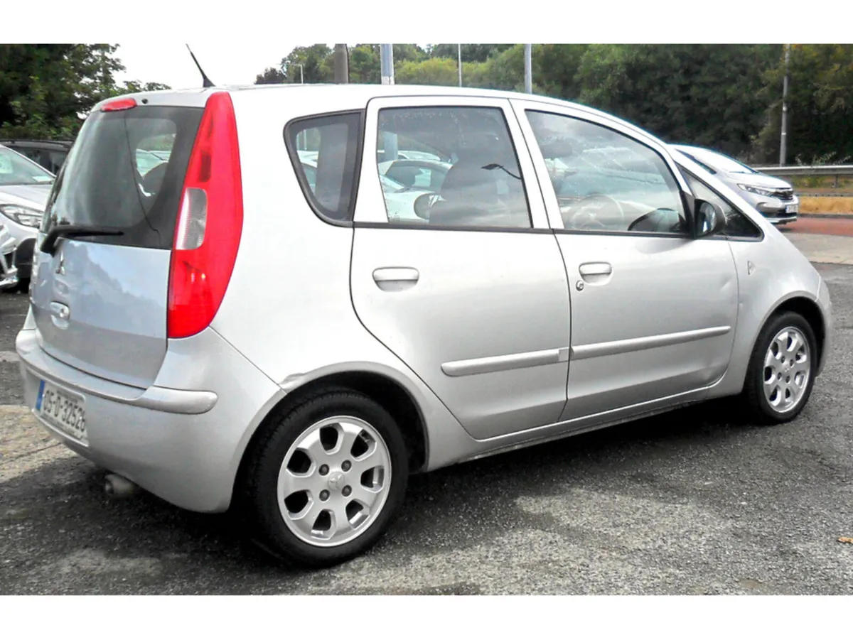 Mitsubishi Colt Hatchback, Petrol, 2005, Silver