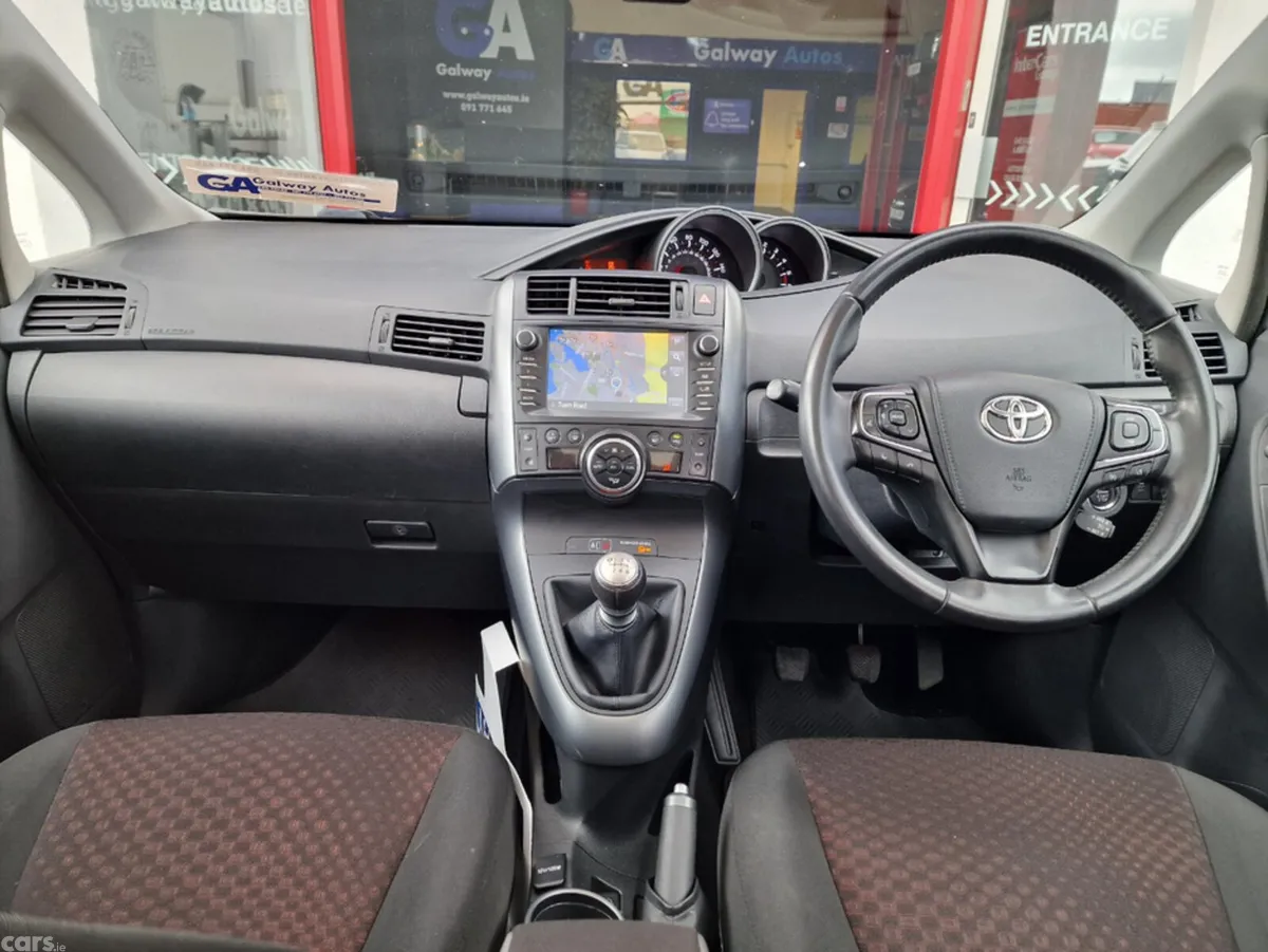 Toyota Verso MPV, Diesel, 2017, White