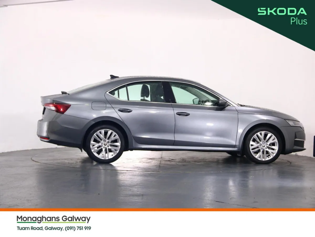 Skoda Octavia Hatchback, Diesel, 2024, Grey