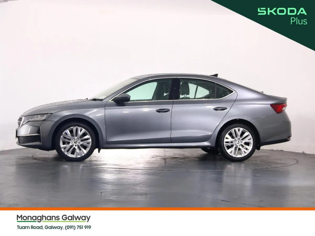 Skoda Octavia Hatchback, Diesel, 2024, Grey