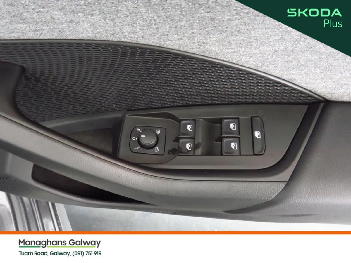 Skoda Octavia Hatchback, Diesel, 2024, Grey