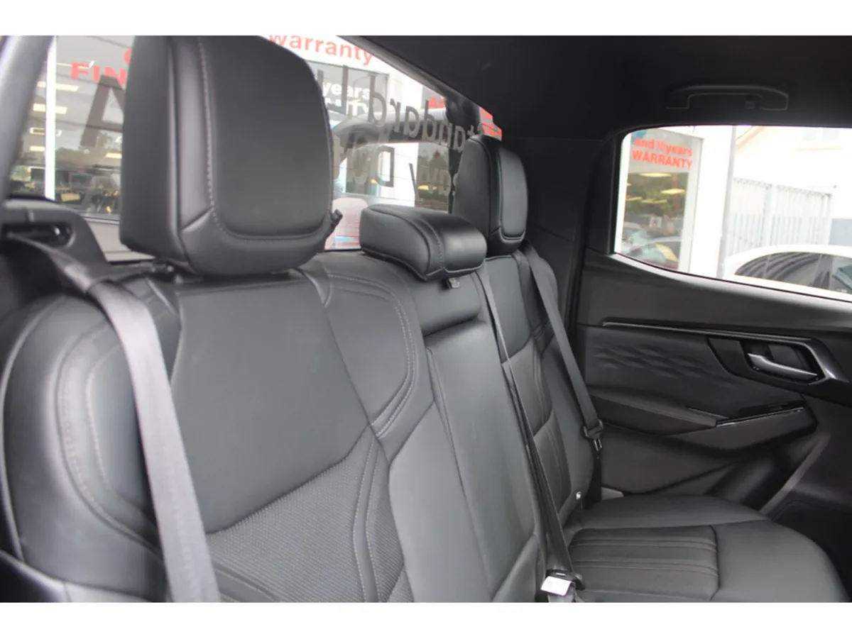 Isuzu D-Max Pick Up, Diesel, 2026, Grey