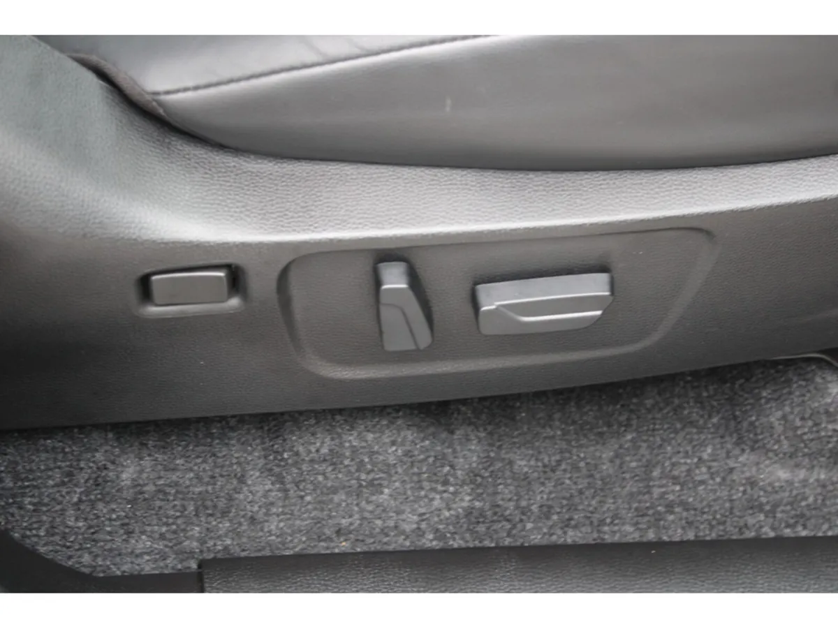 Isuzu D-Max Pick Up, Diesel, 2026, Grey