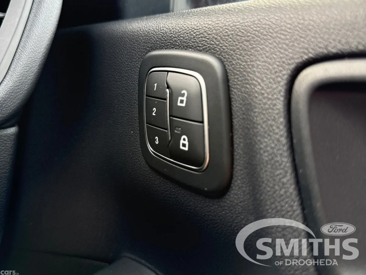 Ford Kuga MPV, Petrol Plug-in Hybrid, 2023, Red