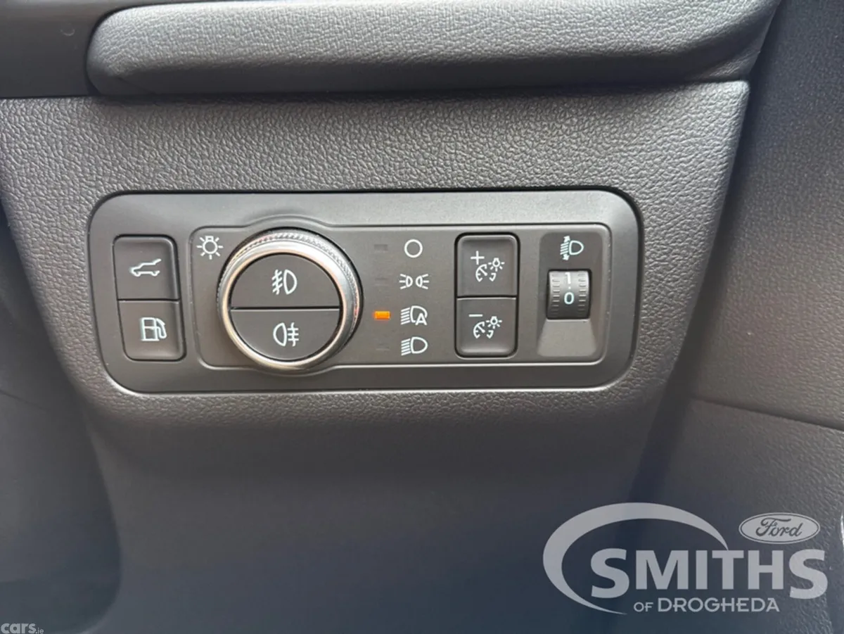 Ford Kuga MPV, Petrol Plug-in Hybrid, 2023, Red