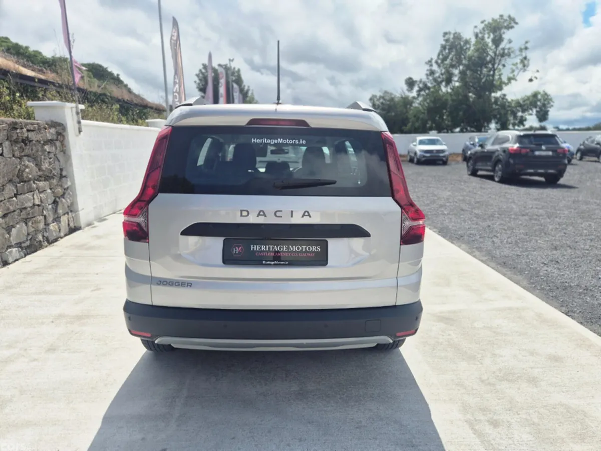Dacia Jogger MPV, Petrol, 2022, Grey