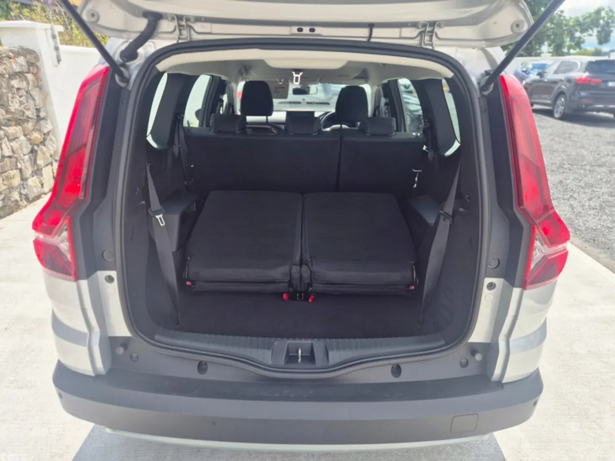 Dacia Jogger MPV, Petrol, 2022, Grey