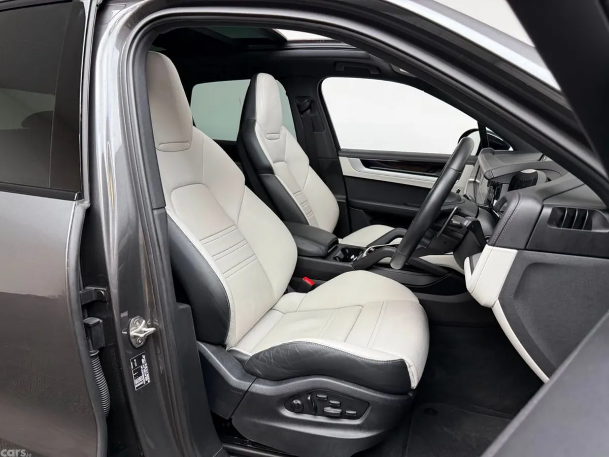 Porsche Cayenne SUV, Petrol Plug-in Hybrid, 2024, Grey