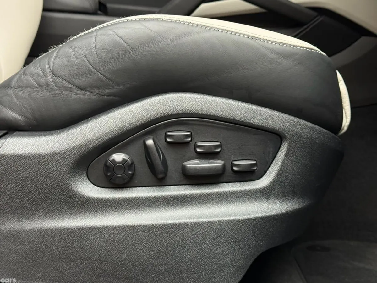 Porsche Cayenne SUV, Petrol Plug-in Hybrid, 2024, Grey