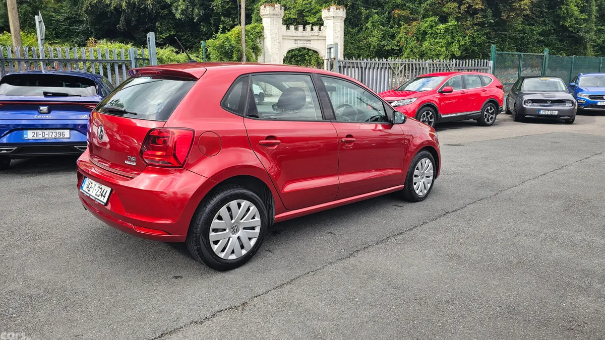 Volkswagen Polo Hatchback, Petrol, 2014, Red