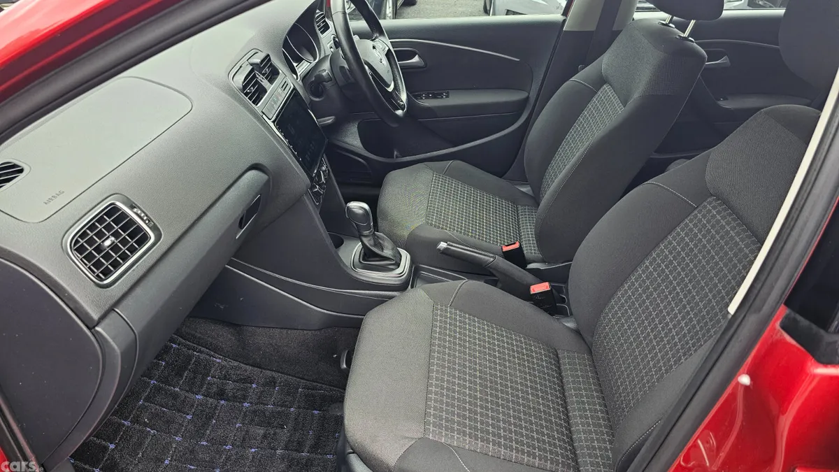 Volkswagen Polo Hatchback, Petrol, 2014, Red