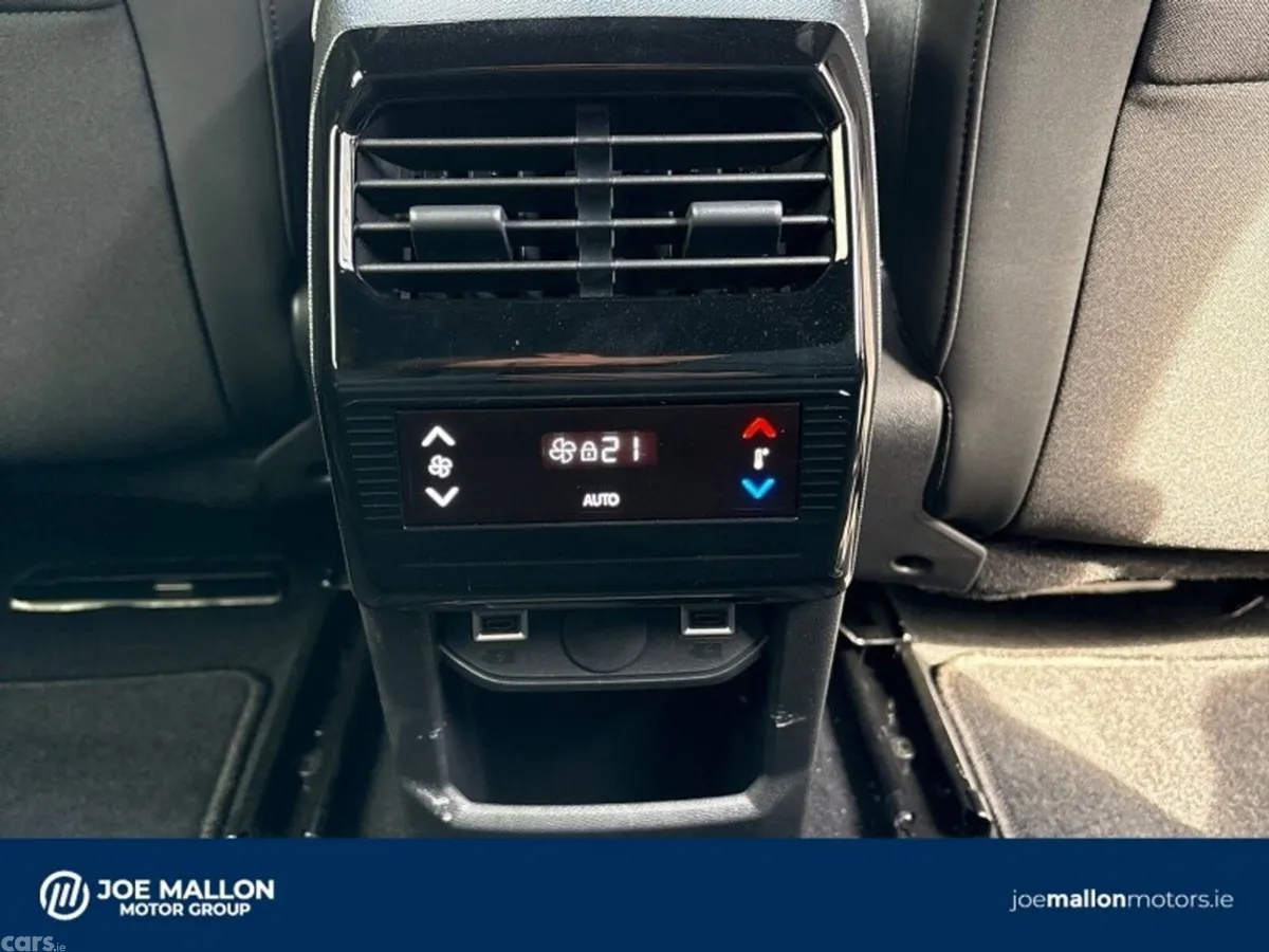 Peugeot 5008 MPV, Petrol, 2026, Blue