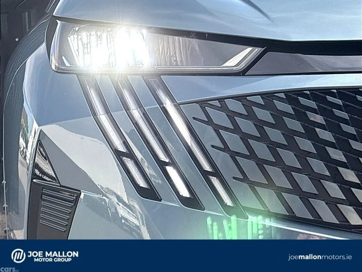 Peugeot 5008 MPV, Petrol, 2026, Blue