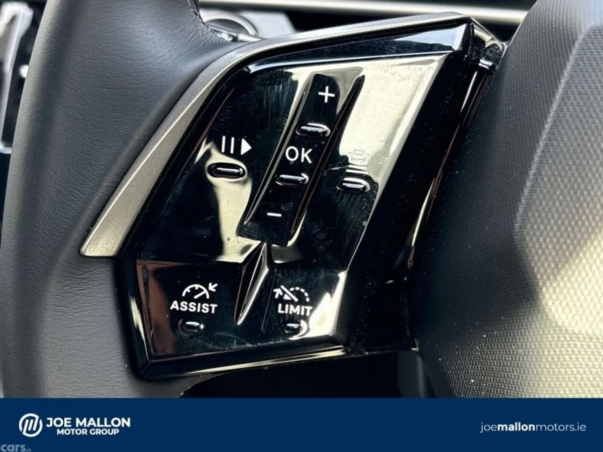 Peugeot 5008 MPV, Petrol, 2026, Blue