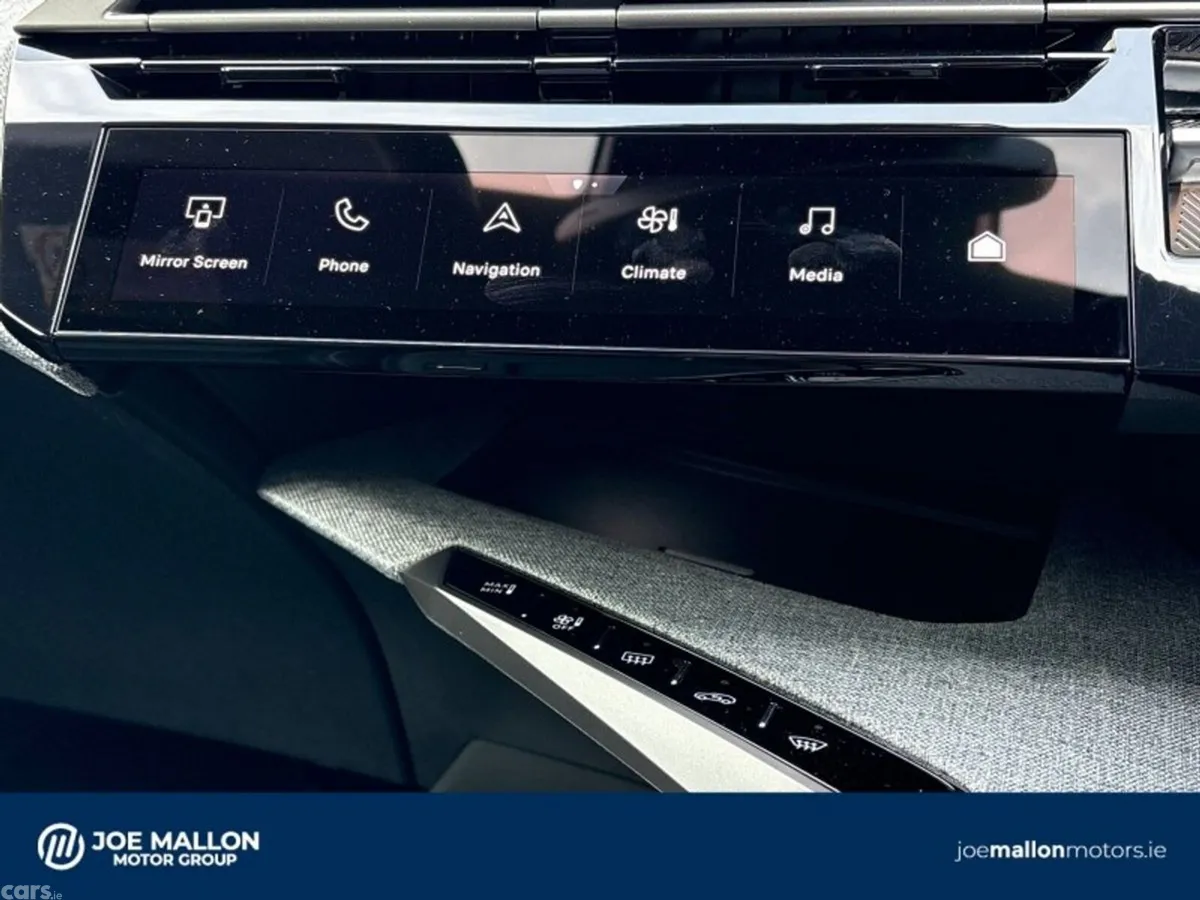 Peugeot 5008 MPV, Petrol, 2026, Blue