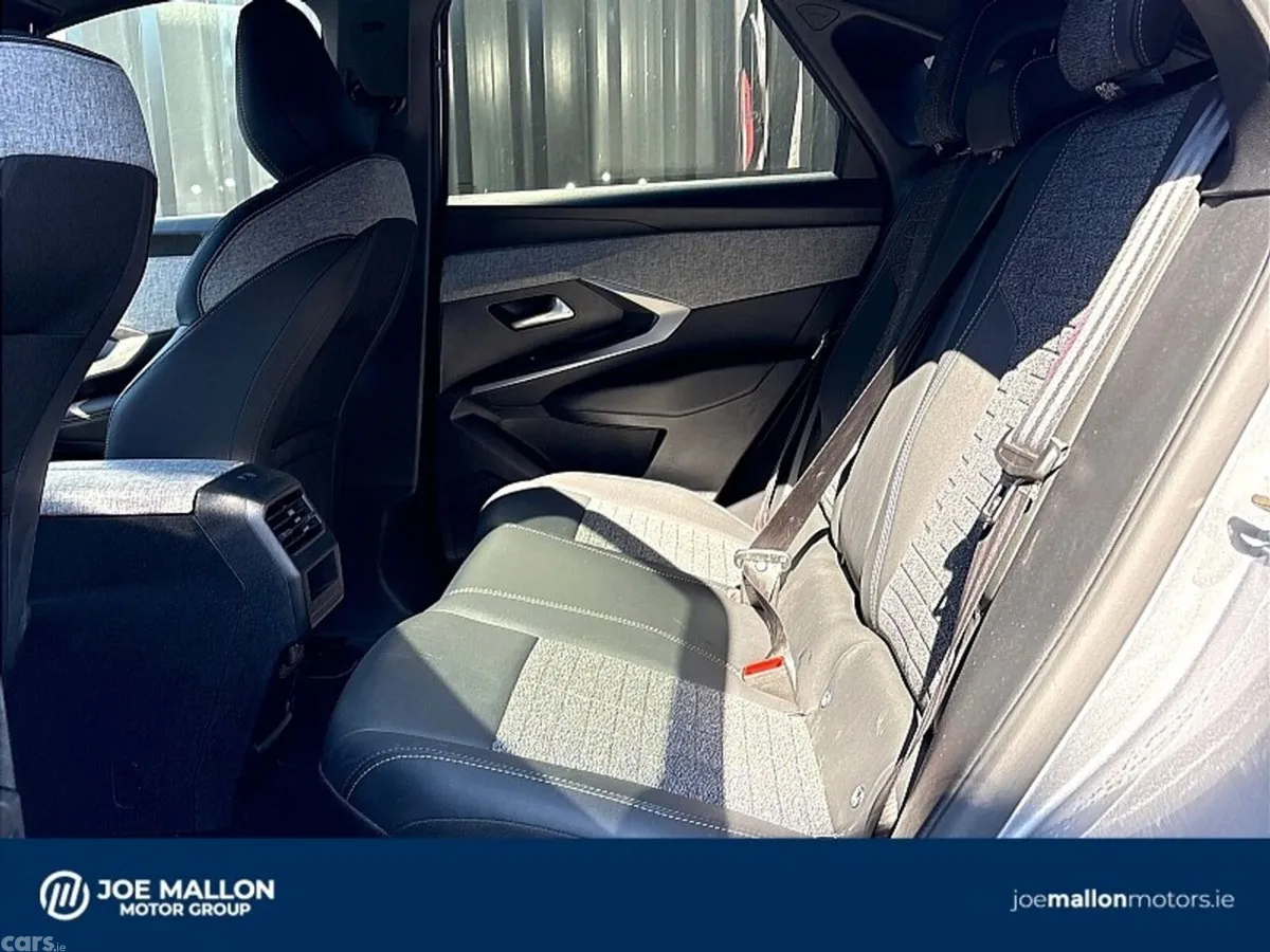 Peugeot 3008 MPV, Petrol, 2025, Grey