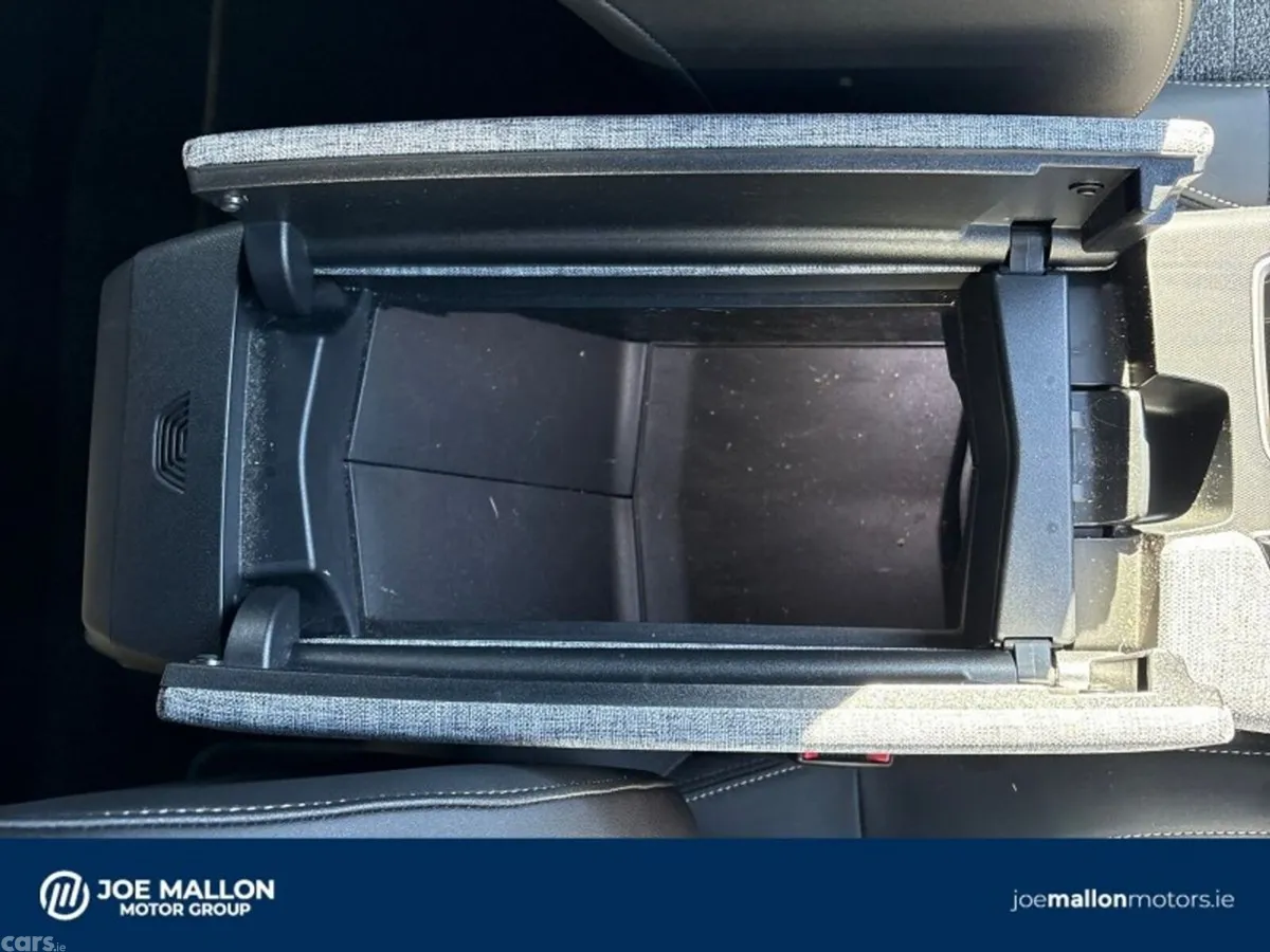 Peugeot 3008 MPV, Petrol, 2025, Grey