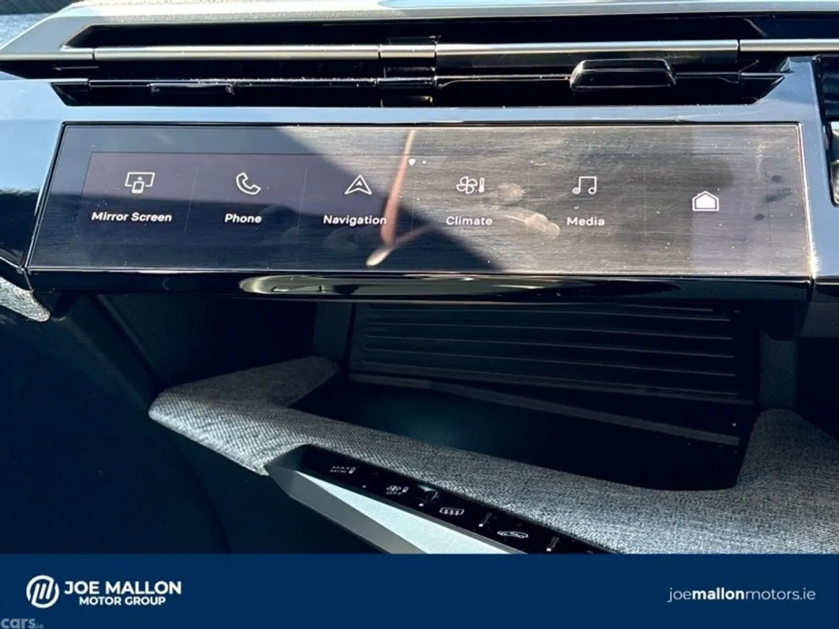 Peugeot 3008 MPV, Petrol, 2025, Grey