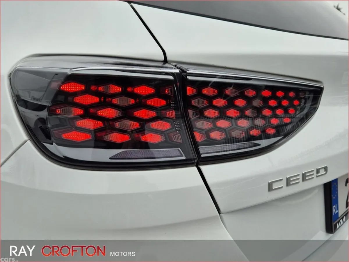 Kia Ceed Hatchback, Petrol, 2025, White