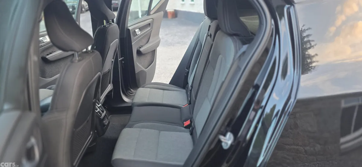 Volvo XC40 SUV, Petrol Plug-in Hybrid, 2023, Black