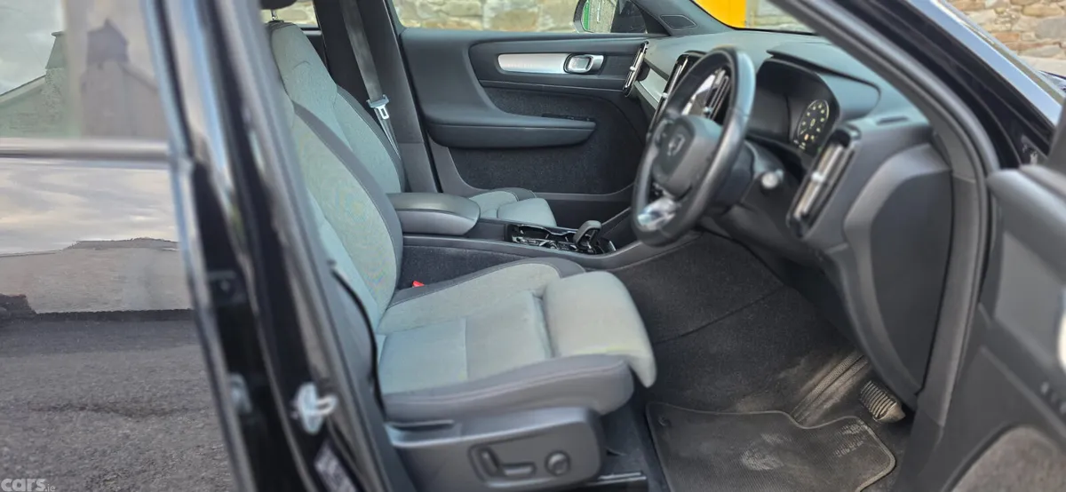 Volvo XC40 SUV, Petrol Plug-in Hybrid, 2023, Black