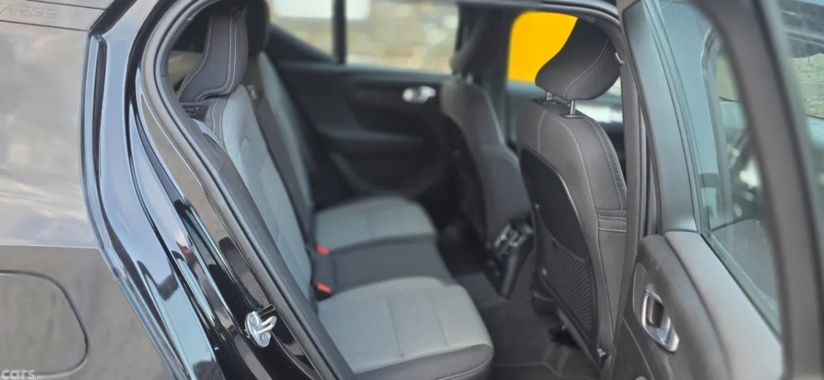 Volvo XC40 SUV, Petrol Plug-in Hybrid, 2023, Black