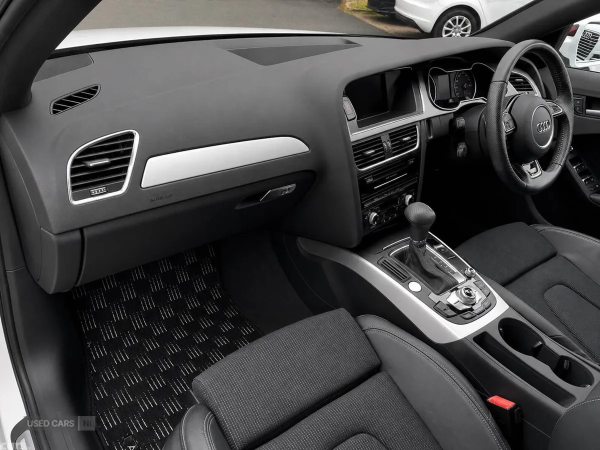 Audi A4 , Petrol, 2015, White