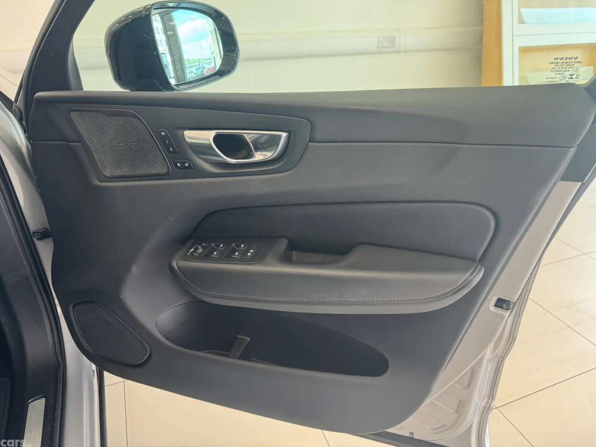 Volvo XC60 SUV, Petrol Plug-in Hybrid, 2024, Grey