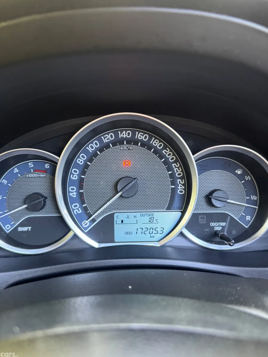 Toyota Auris Hatchback, Diesel, 2014, Silver