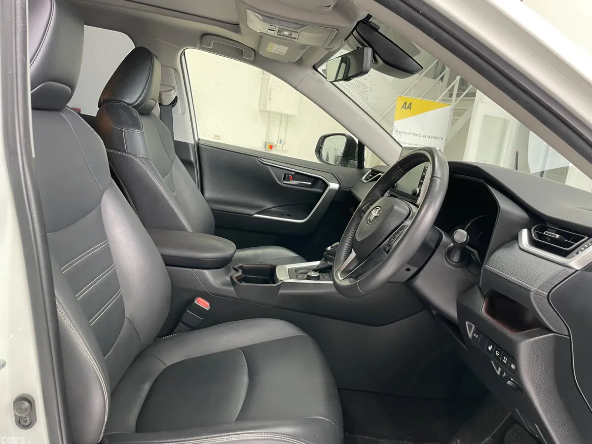 Toyota RAV4 SUV, Petrol Hybrid, 2021, White