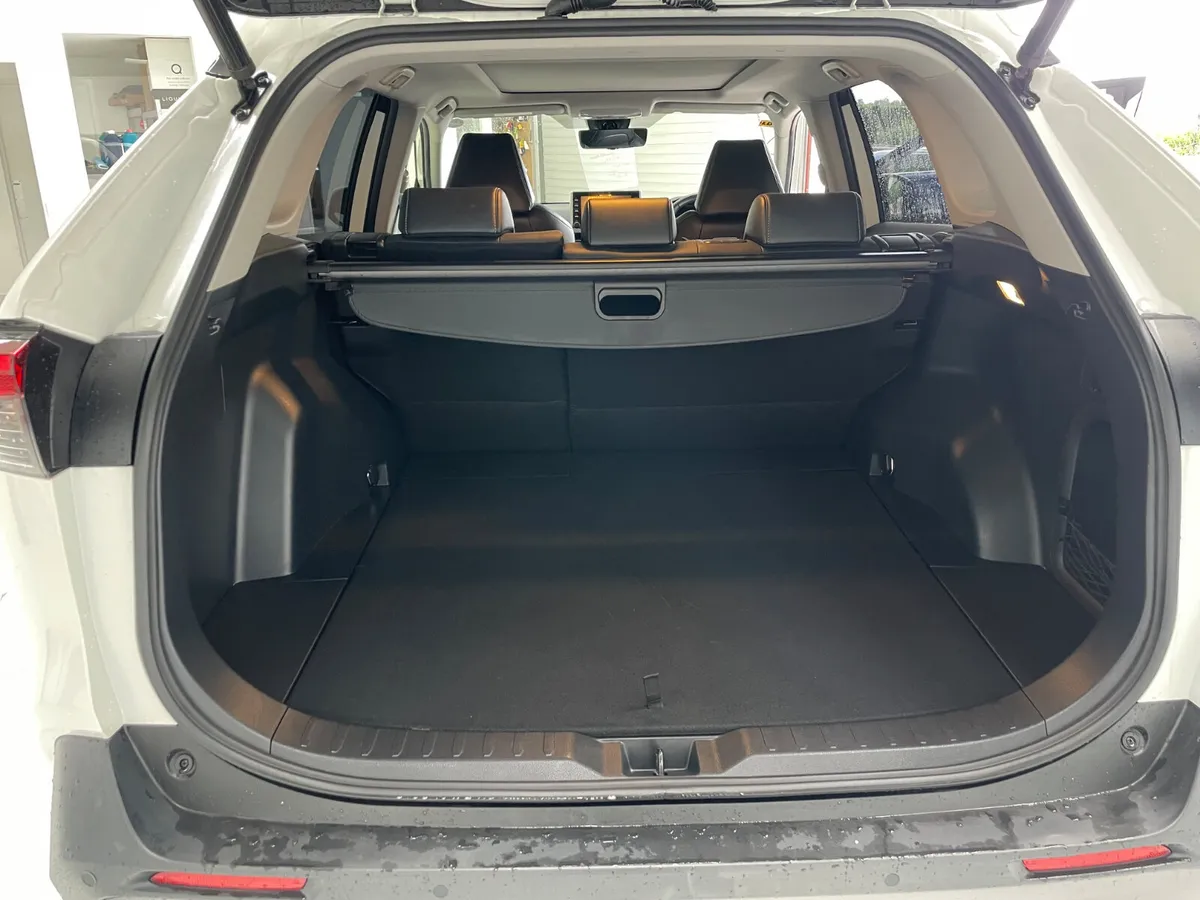 Toyota RAV4 SUV, Petrol Hybrid, 2021, White